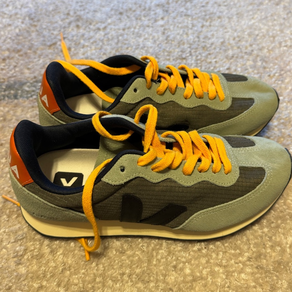 NEW VEJA Rio Branco Sneaker in Khaki Black - Picture 3 of 6